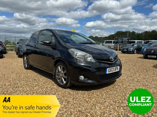 Toyota Yaris Hatchback White #1