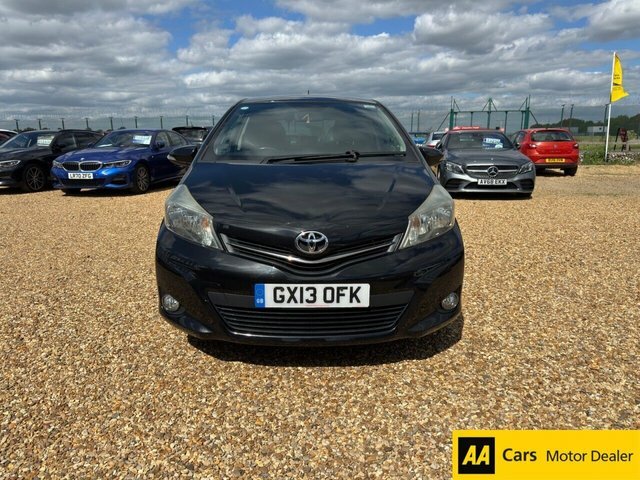 Toyota Yaris Hatchback White #2