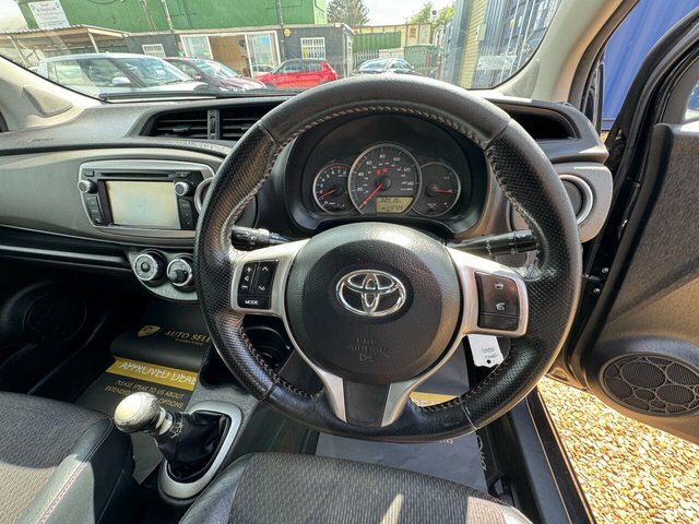 Toyota Yaris Hatchback White #14