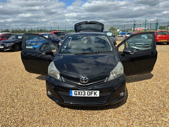 Toyota Yaris Hatchback White #22