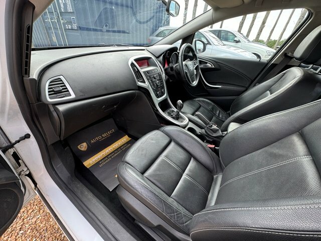 Vauxhall Astra 1.6 Excite 113 Bhp White #30