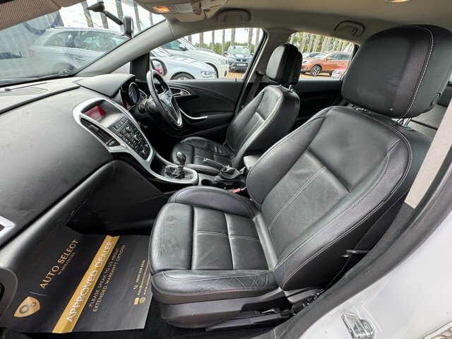 Vauxhall Astra 1.6 Excite 113 Bhp White #28