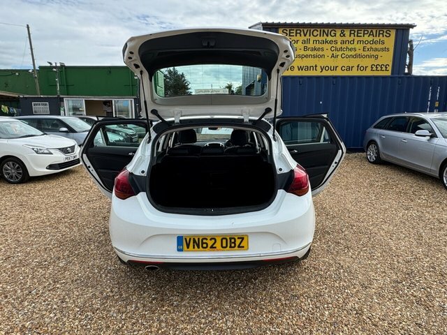 Vauxhall Astra 1.6 Excite 113 Bhp White #10