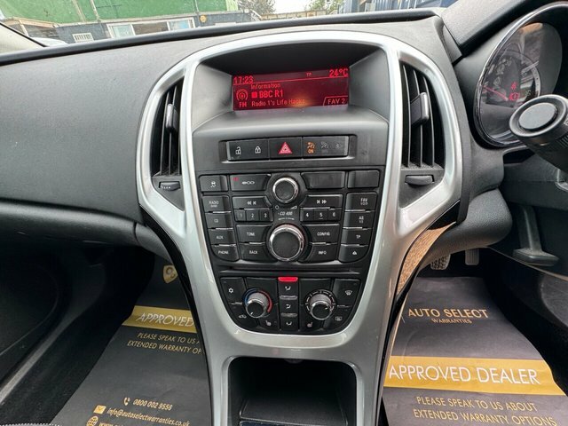 Vauxhall Astra 1.6 Excite 113 Bhp White #20