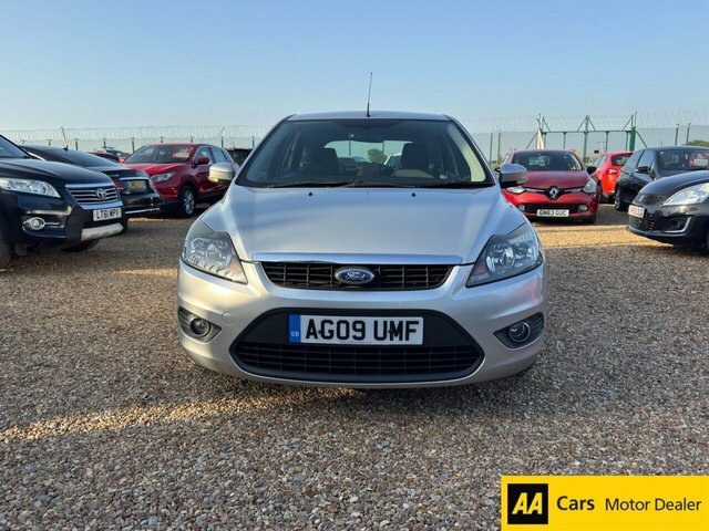 Ford Focus 1.6 Zetec Hatchback 184 G Km Silver #2
