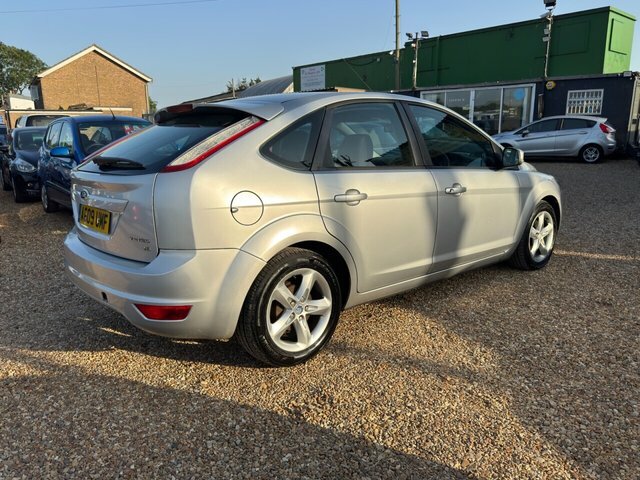 Ford Focus 1.6 Zetec Hatchback 184 G Km Silver #6