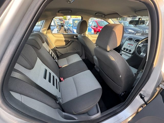 Ford Focus 1.6 Zetec Hatchback 161 Gkm, 9 Black #27