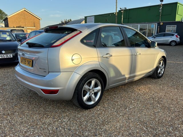 Ford Focus 1.6 Zetec Hatchback 161 Gkm, 9 Black #8