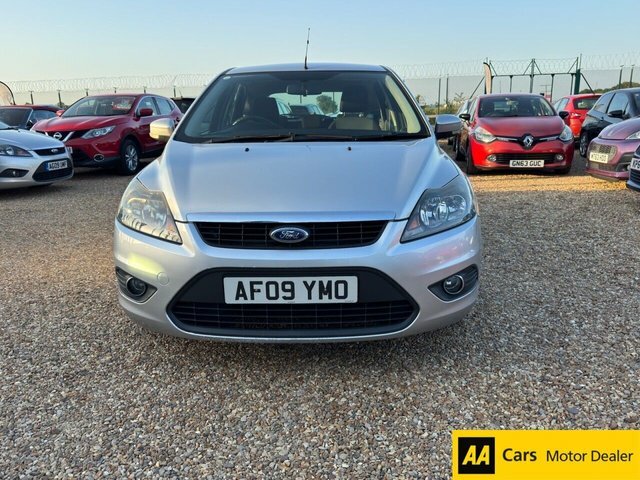 Ford Focus 1.6 Zetec Hatchback 161 G Km 99 Silver #4