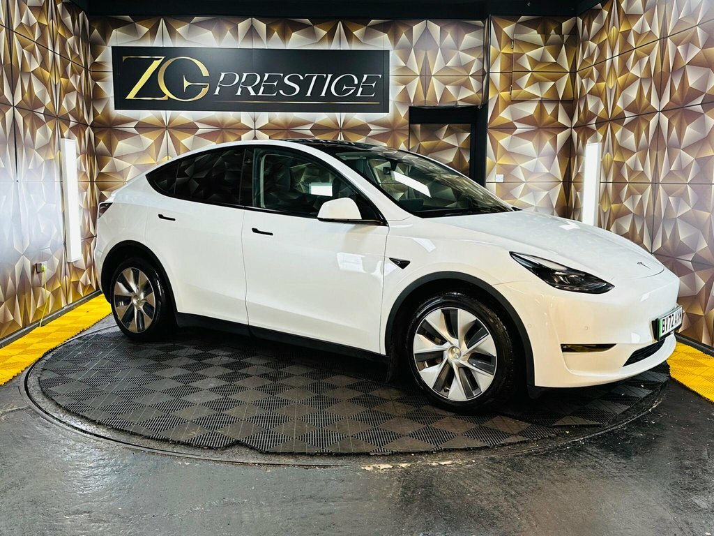 Tesla Model Y Suv White