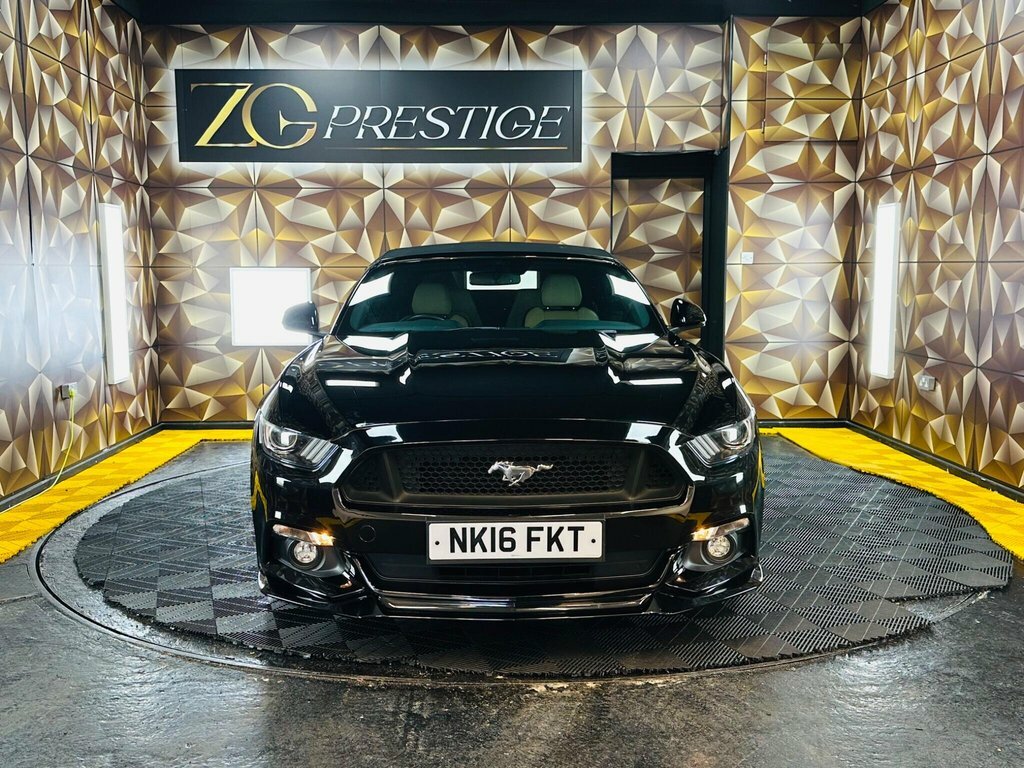 Ford Mustang 5L Gt Black
