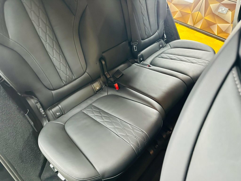 BMW X7 4.4 X7 Black #84