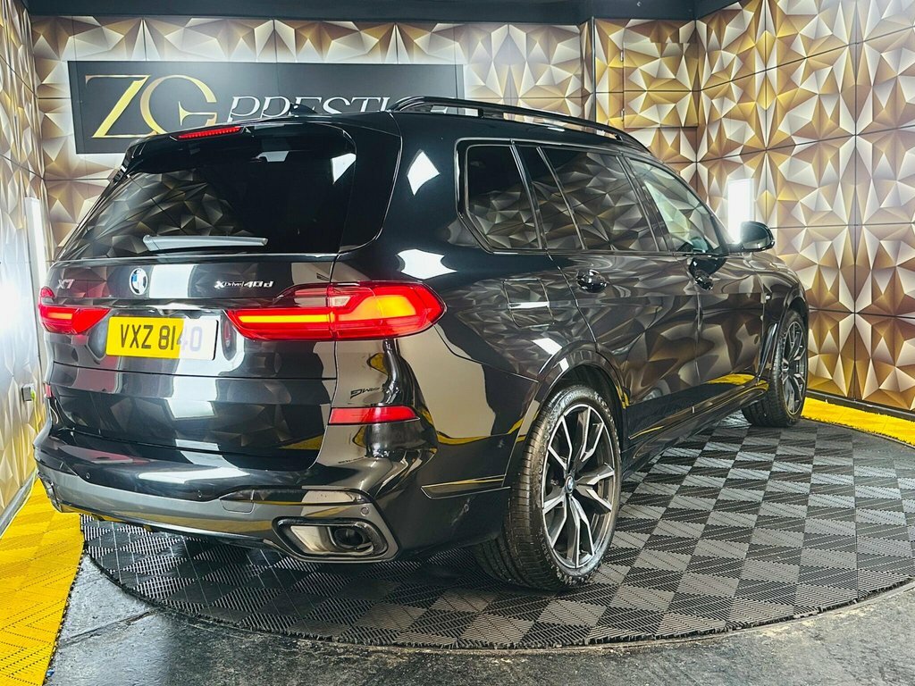 BMW X7 4.4 X7 Black #37