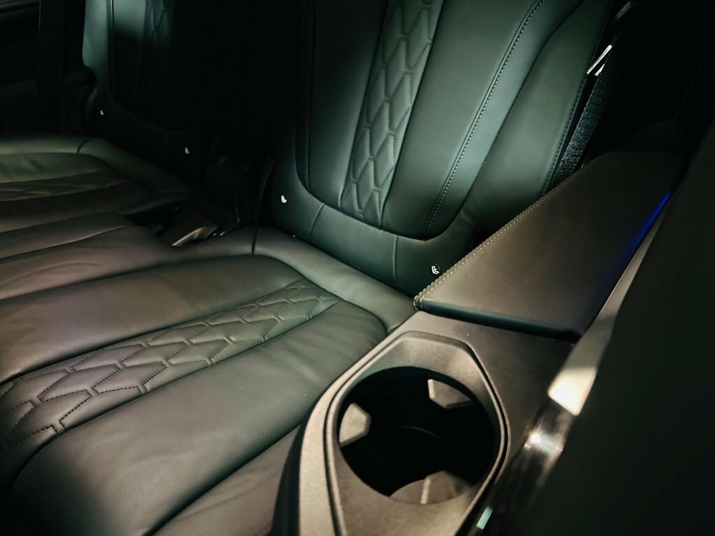 BMW X7 4.4 X7 Black #81