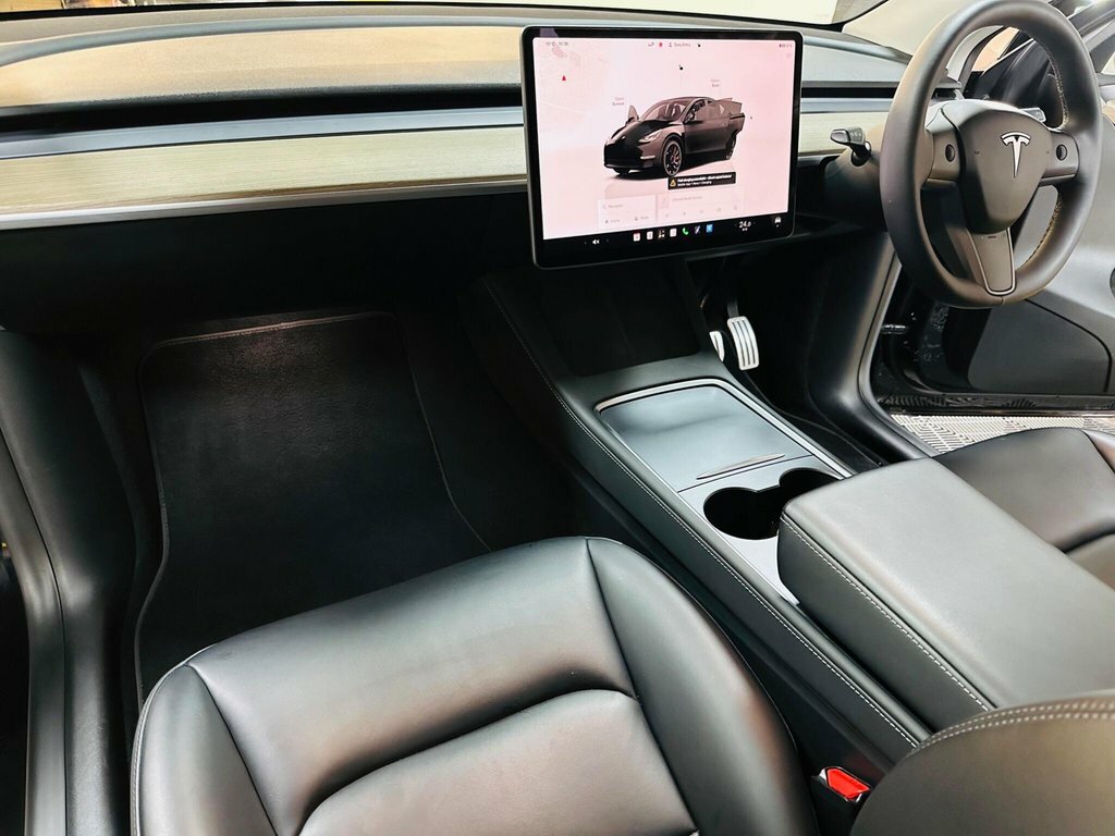 Tesla Model Y Suv MM72YZA Black #5