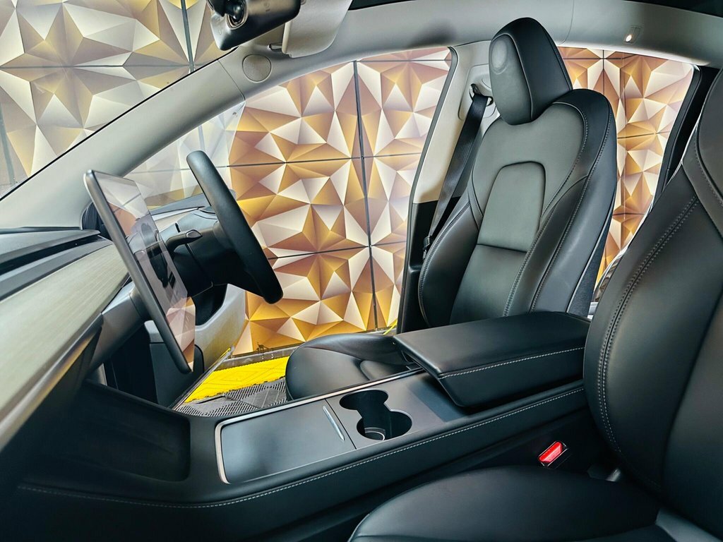 Tesla Model Y Suv MM72YZA Black #3