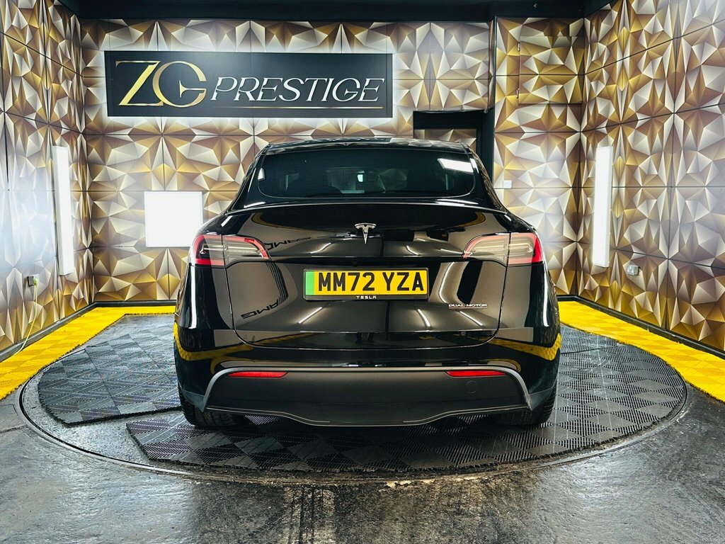 Tesla Model Y Suv MM72YZA Black #4