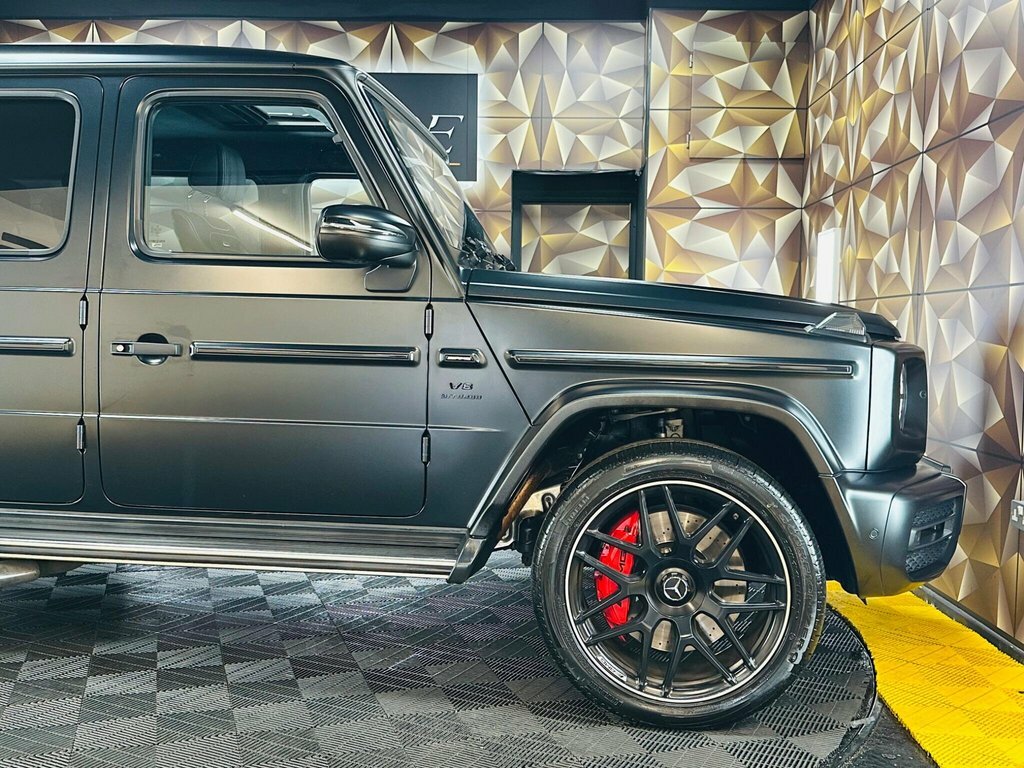 Mercedes-Benz G Class 4.0L Amg G 63 4Matic Black #28