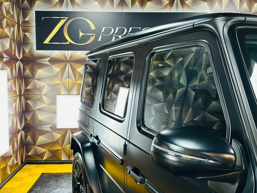 Mercedes-Benz G Class 4.0L Amg G 63 4Matic Black #21