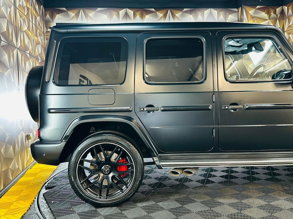 Mercedes-Benz G Class 4.0L Amg G 63 4Matic Black #36