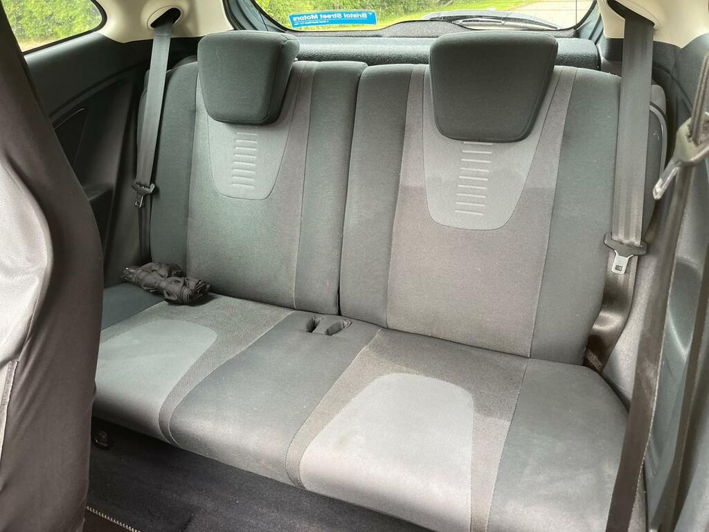 Ford KA Hatchback White #18