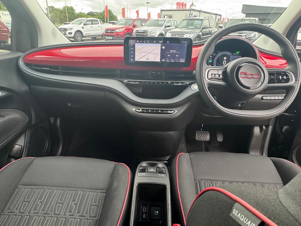 Fiat 500E 42Kwh Red Hatchback 118 Ps CE72NUA Black #4