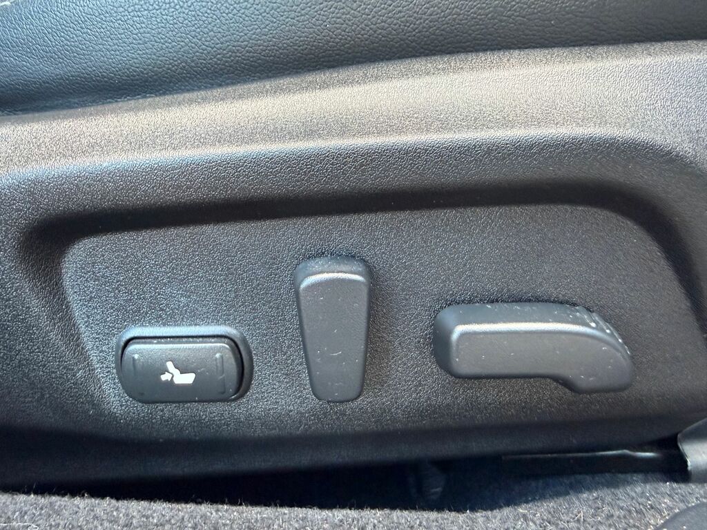 Subaru Outback Touring Gold #41