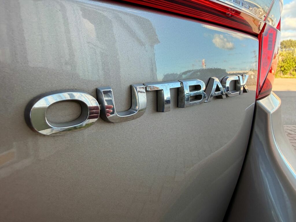 Subaru Outback Touring Gold #7