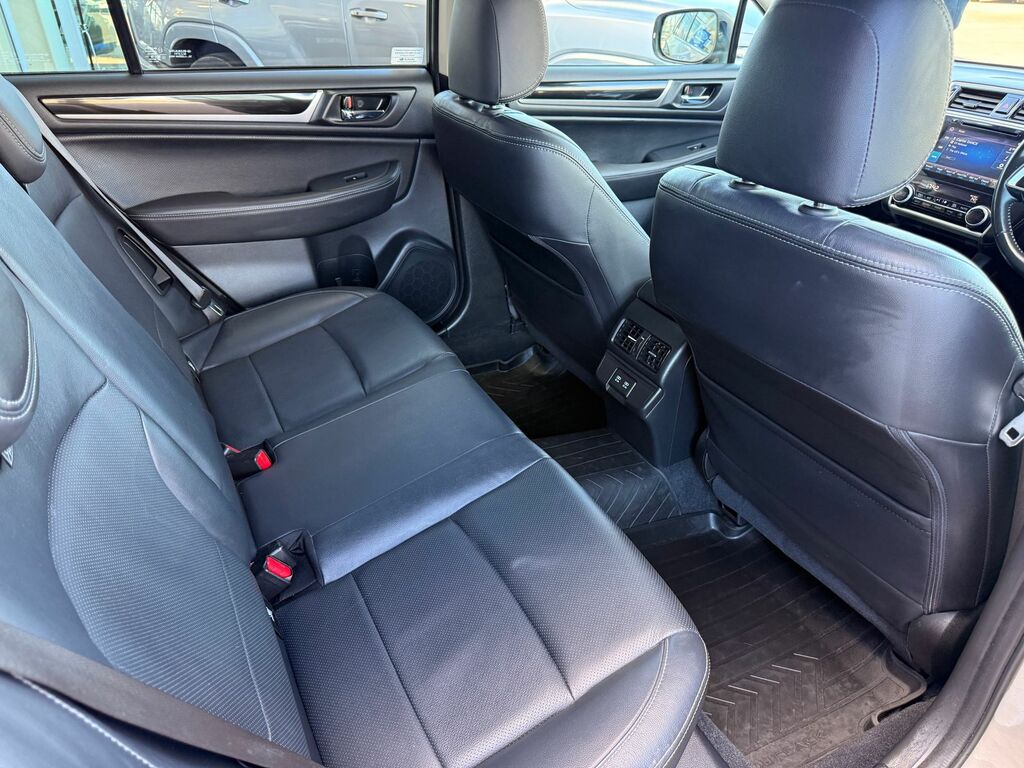 Subaru Outback Touring Gold #28