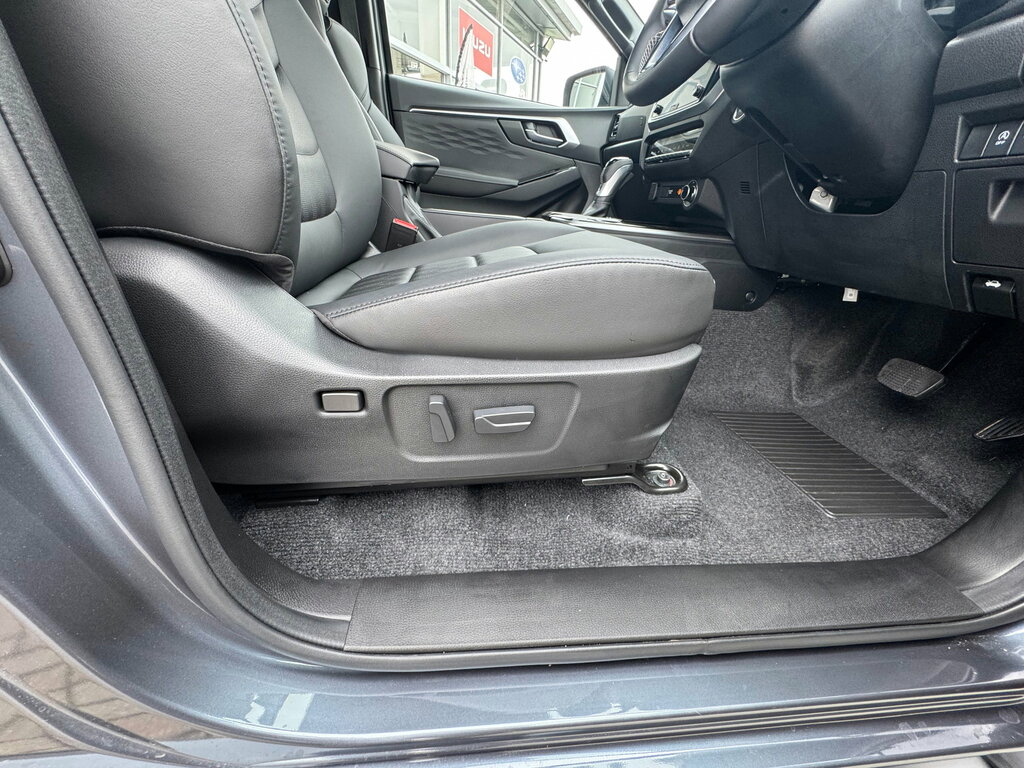 Isuzu D-Max 1.9 V-cross Steel Edition Double Cab 4X4 Grey #23