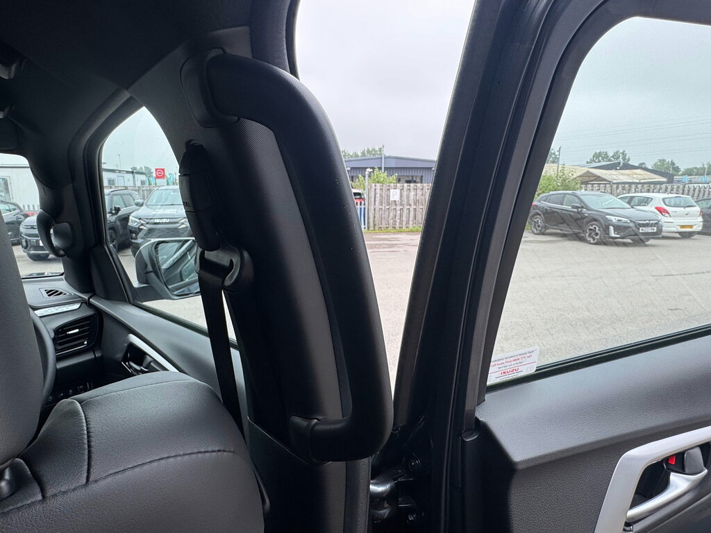 Isuzu D-Max 1.9 V-cross Steel Edition Double Cab 4X4 Grey #13