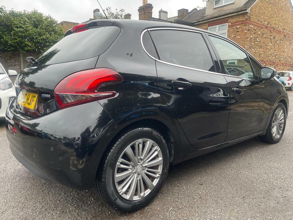 Peugeot 208 1.2 Puretech Allure Eat Euro 6 S S EX66HJF Black #4