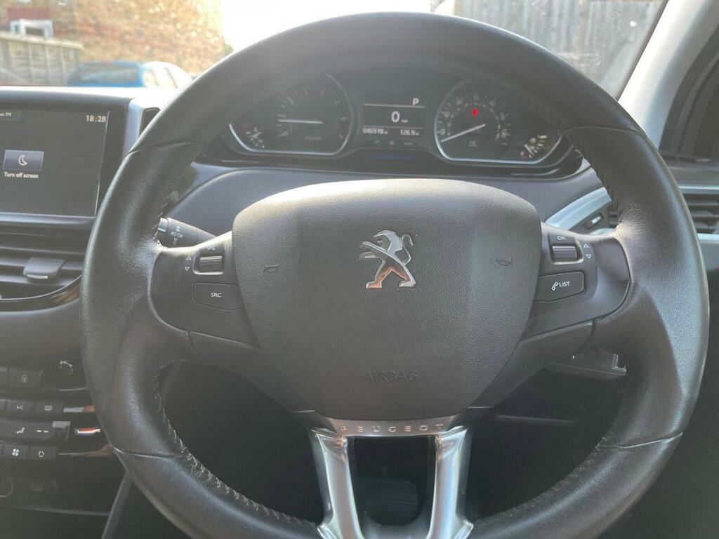 Peugeot 208 1.2L Style Black #18