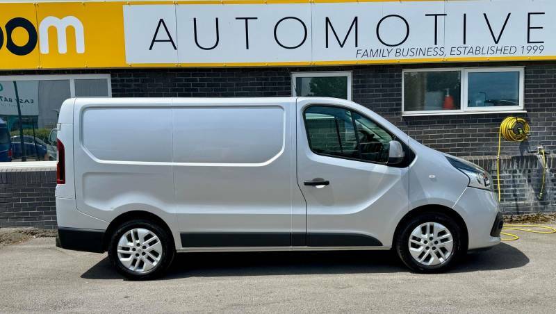 Renault Trafic Sl27 Energy Dci 125 Sport Nav Van Silver #4