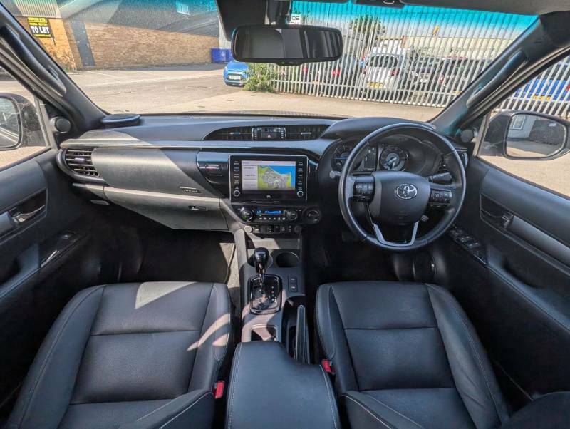 Toyota HILUX D-4d Active Double Cab White #11