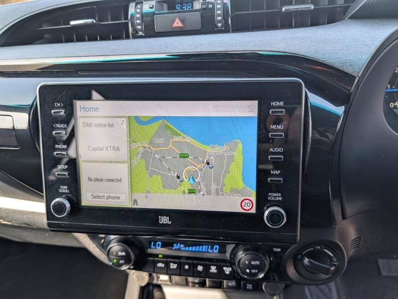 Toyota HILUX D-4d Active Double Cab White #15