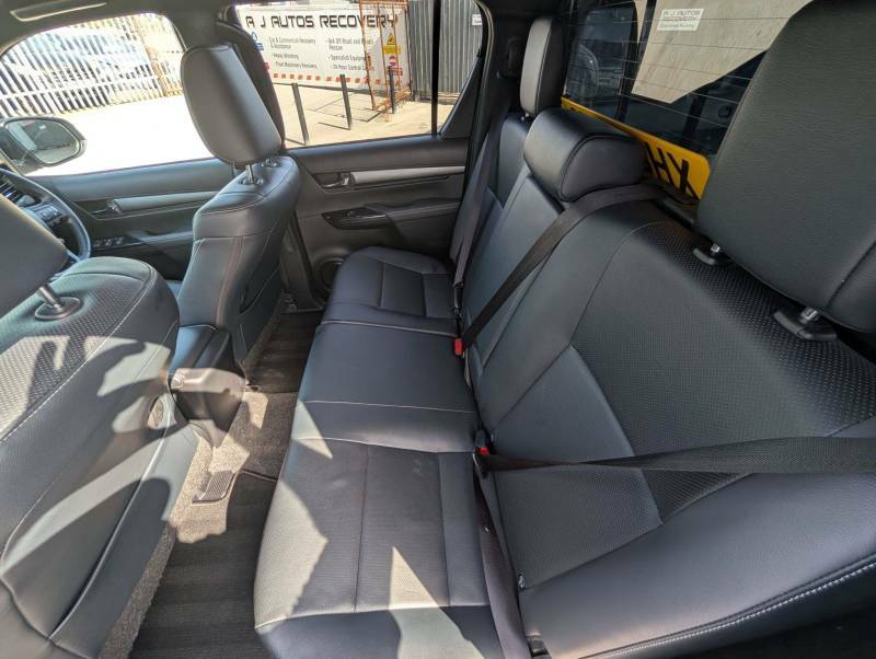 Toyota HILUX D-4d Active Double Cab White #16
