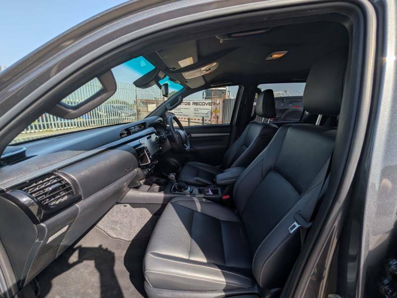 Toyota HILUX D-4d Active Double Cab White #13