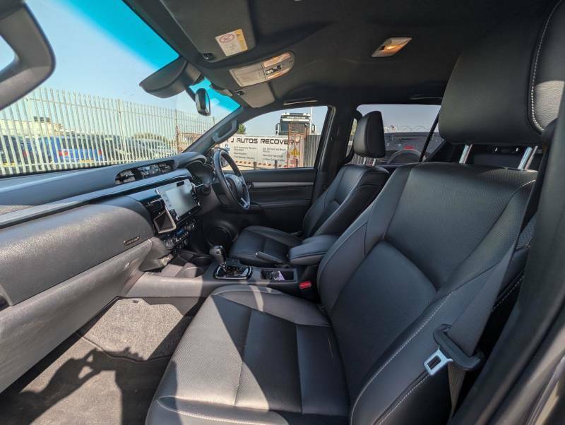 Toyota HILUX D-4d Active Double Cab White #14