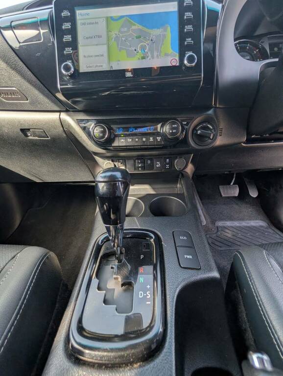 Toyota HILUX D-4d Active Double Cab White #12