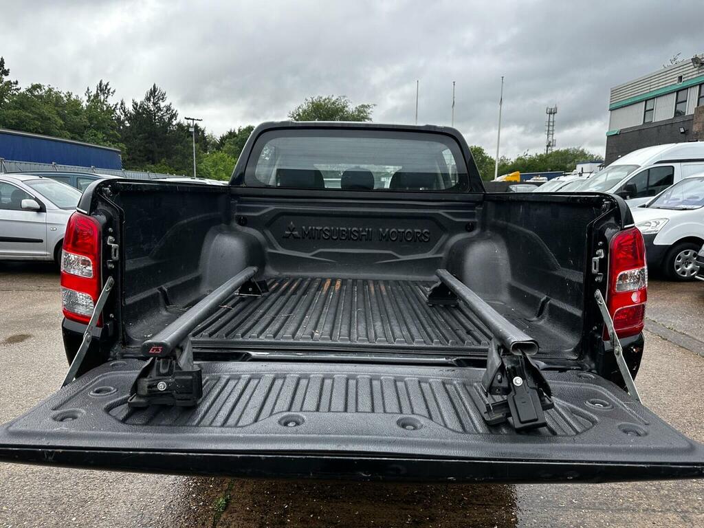 Mitsubishi L200 Pickup 2.4 Di-d Dc 4Life 4Wd Euro 5 Ss 201 Black #4
