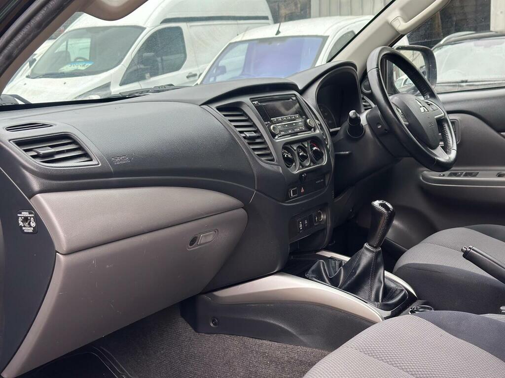 Mitsubishi L200 2.4 Di-d Dc Barbarian 4Wd Euro 5 Grey #37