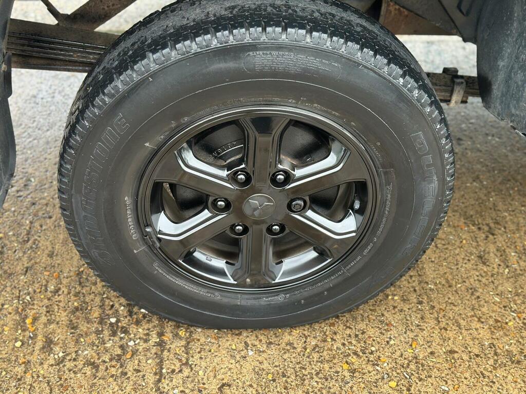 Mitsubishi L200 2.4 Di-d Dc Barbarian 4Wd Euro 5 Grey #42