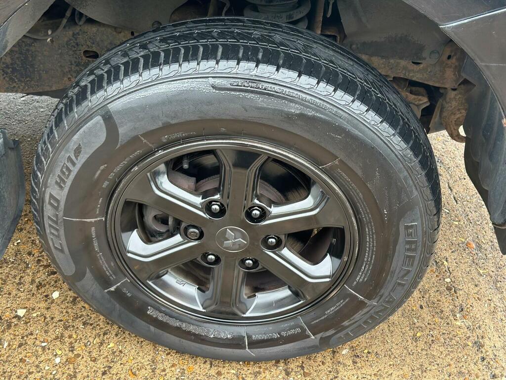 Mitsubishi L200 2.4 Di-d Dc Barbarian 4Wd Euro 5 Grey #43