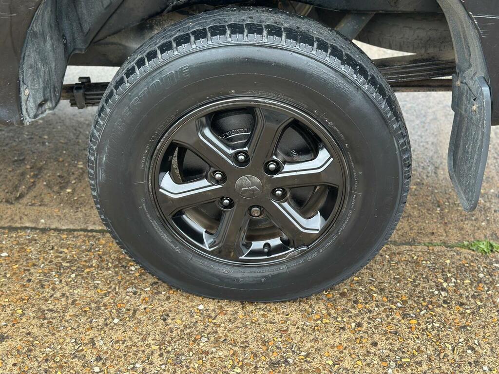 Mitsubishi L200 2.4 Di-d Dc Barbarian 4Wd Euro 5 Grey #17
