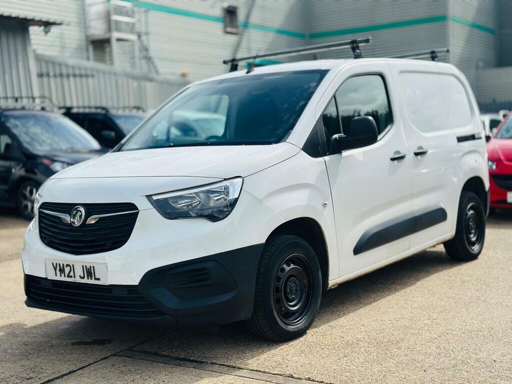 Vauxhall Combo Panel Van 1.5 Turbo D 2000 Edition L1 H1 Euro 6 S White #2