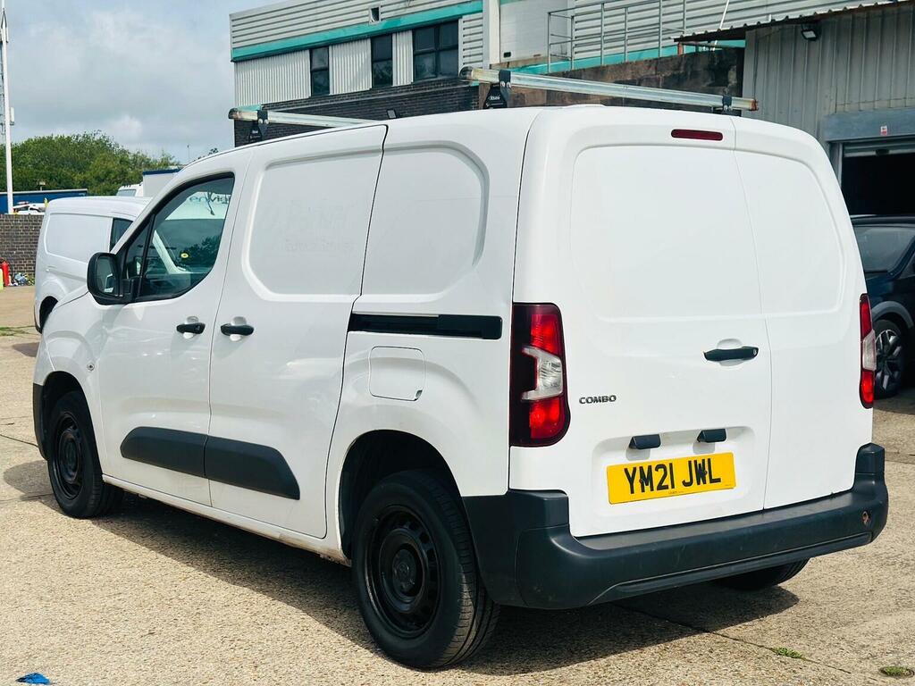 Vauxhall Combo Panel Van 1.5 Turbo D 2000 Edition L1 H1 Euro 6 S White #3