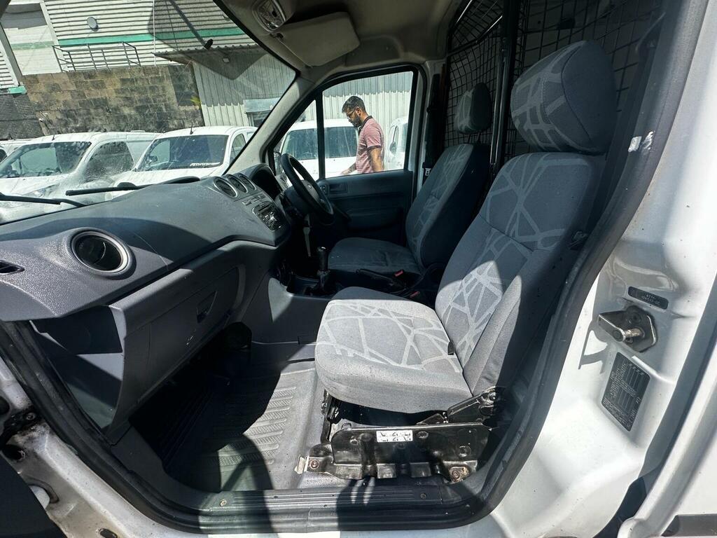 Ford Transit Connect 1.8L Null White #24