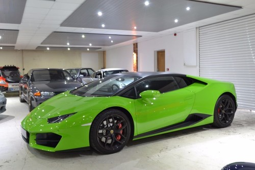 Compare Lamborghini Huracan Lp 580-2  Green