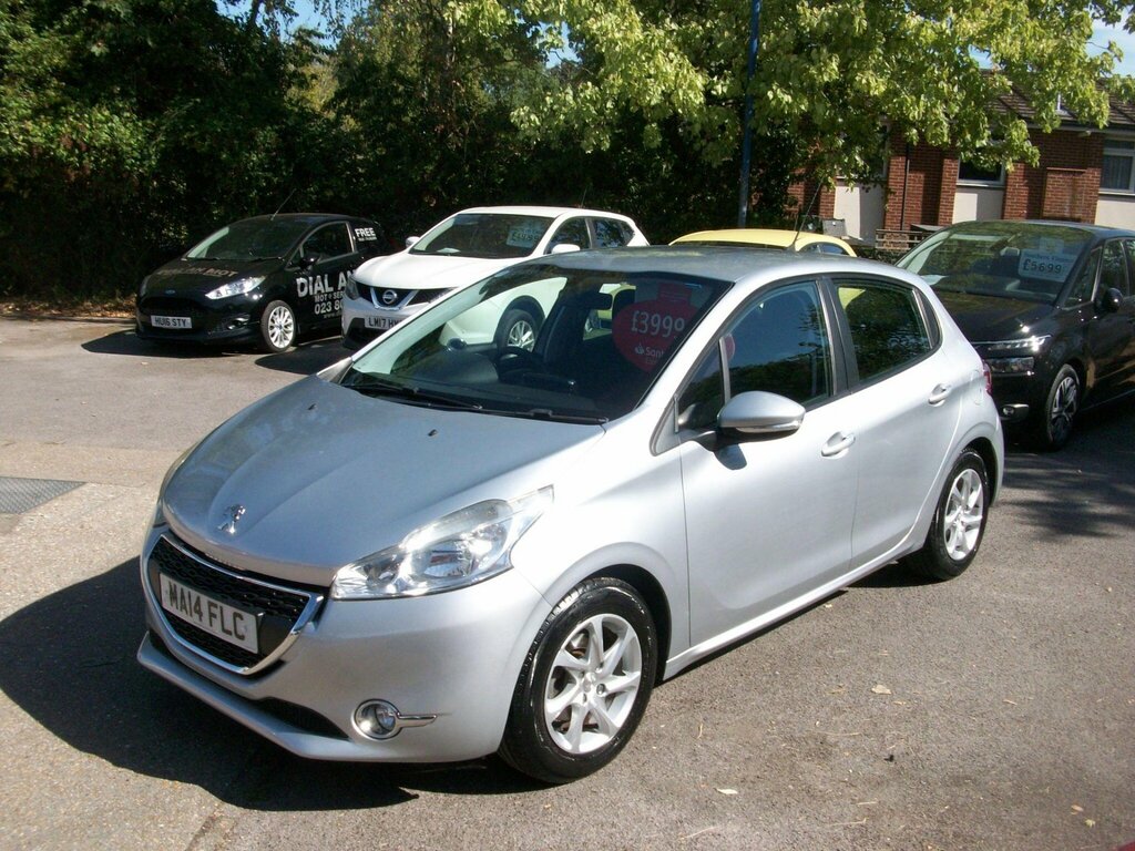 Peugeot 208